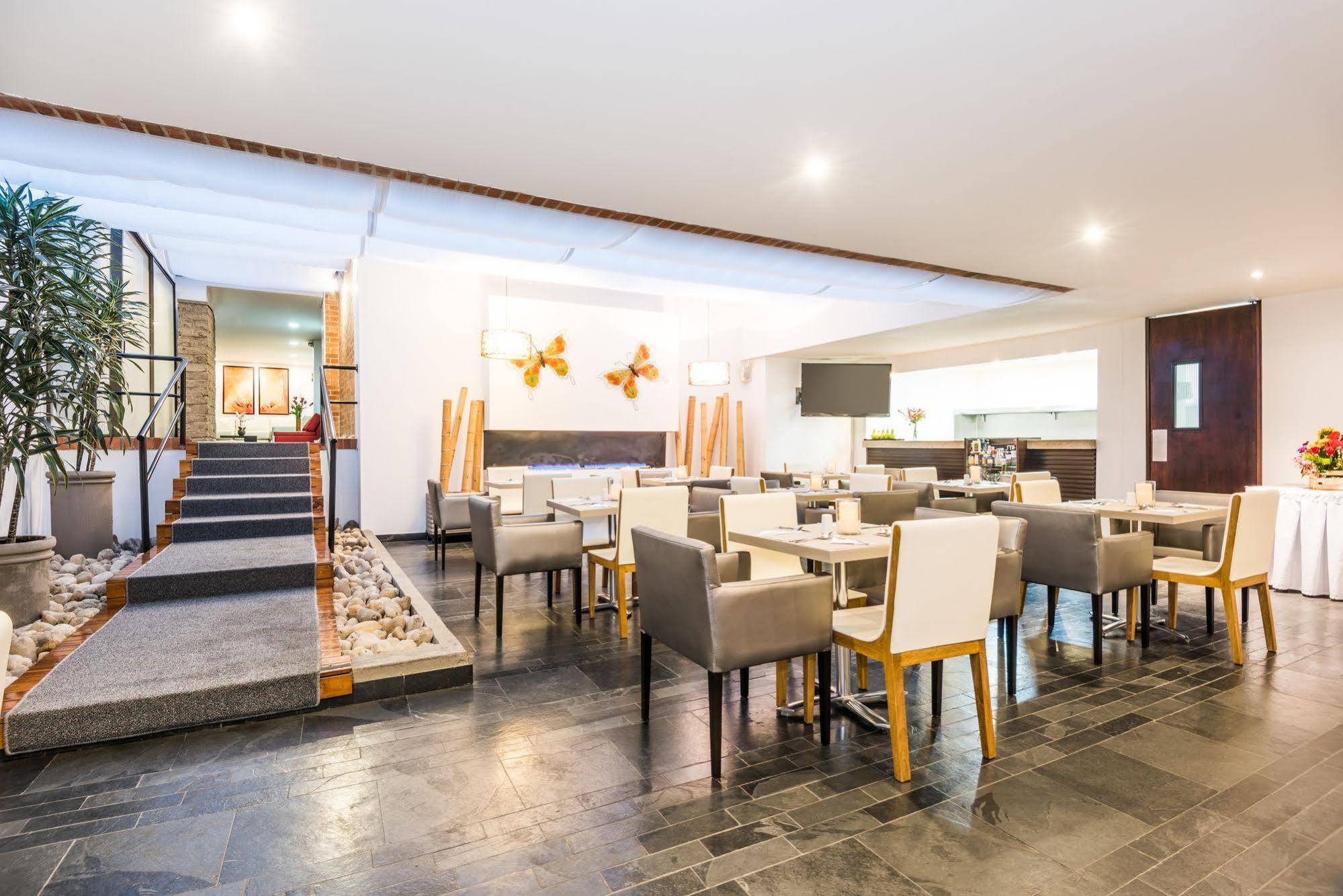 Hotel Hill House Usaquen Bogota Bagian luar foto