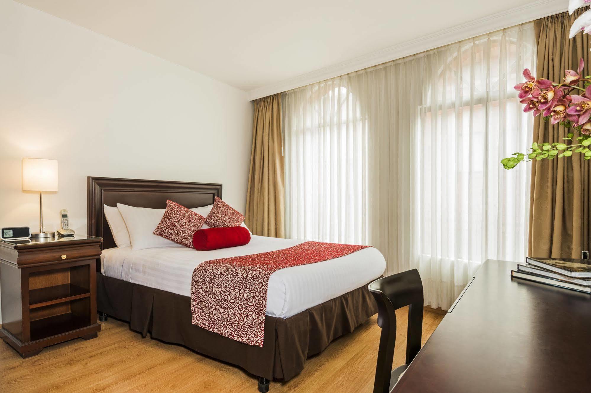 Hotel Hill House Usaquen Bogota Bagian luar foto